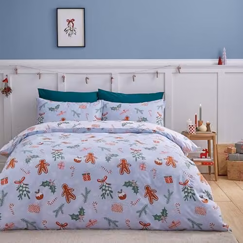 Catherine Lansfield Christmas Gingerbread Reversible Soft Microfibre Double Duvet Cover Set with Pillowcases, Blue and White, W/D/H: 200 x 200 cm