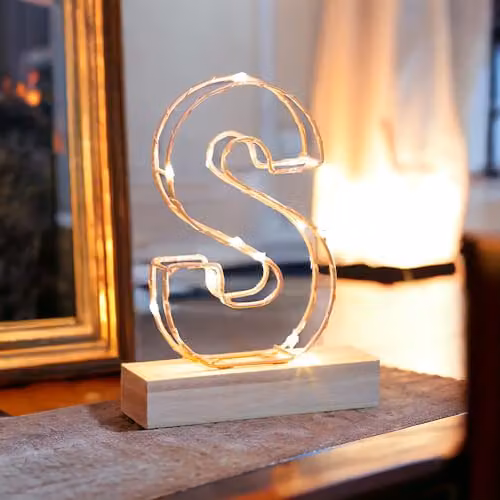 Echo Three Gold Wire Frame Letter Light W/D/H: 22.0 x 16.0 x 5.0 cm – 2