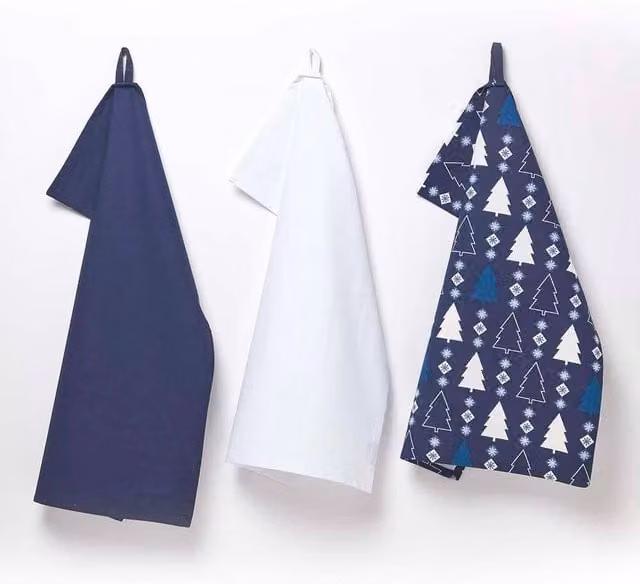 Homescapes Blue Winterland Set of 3 Absorbent Cotton Christmas Tea Towels