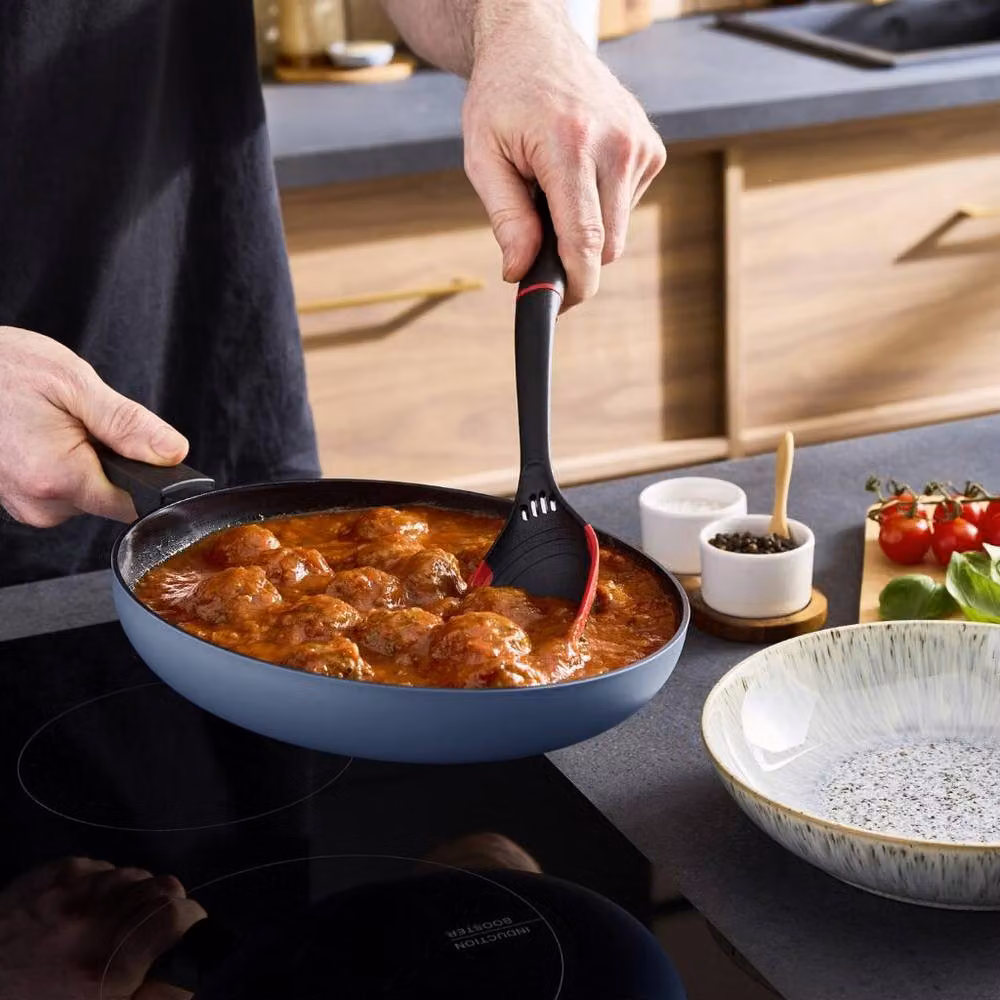 Morphy Richards Blue Aluminium Frying Pan with Ceramic Coating, Diameter: 24 cm – 10