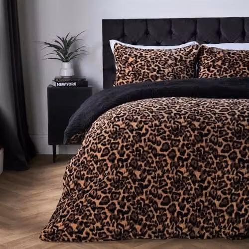OHS Reversible Leopard Print Sherpa Fleece Duvet Cover and Pillowcase Set, Natural, W/D/H: 135 x 200 cm, Pillowcase: 48 x 74 cm – 1