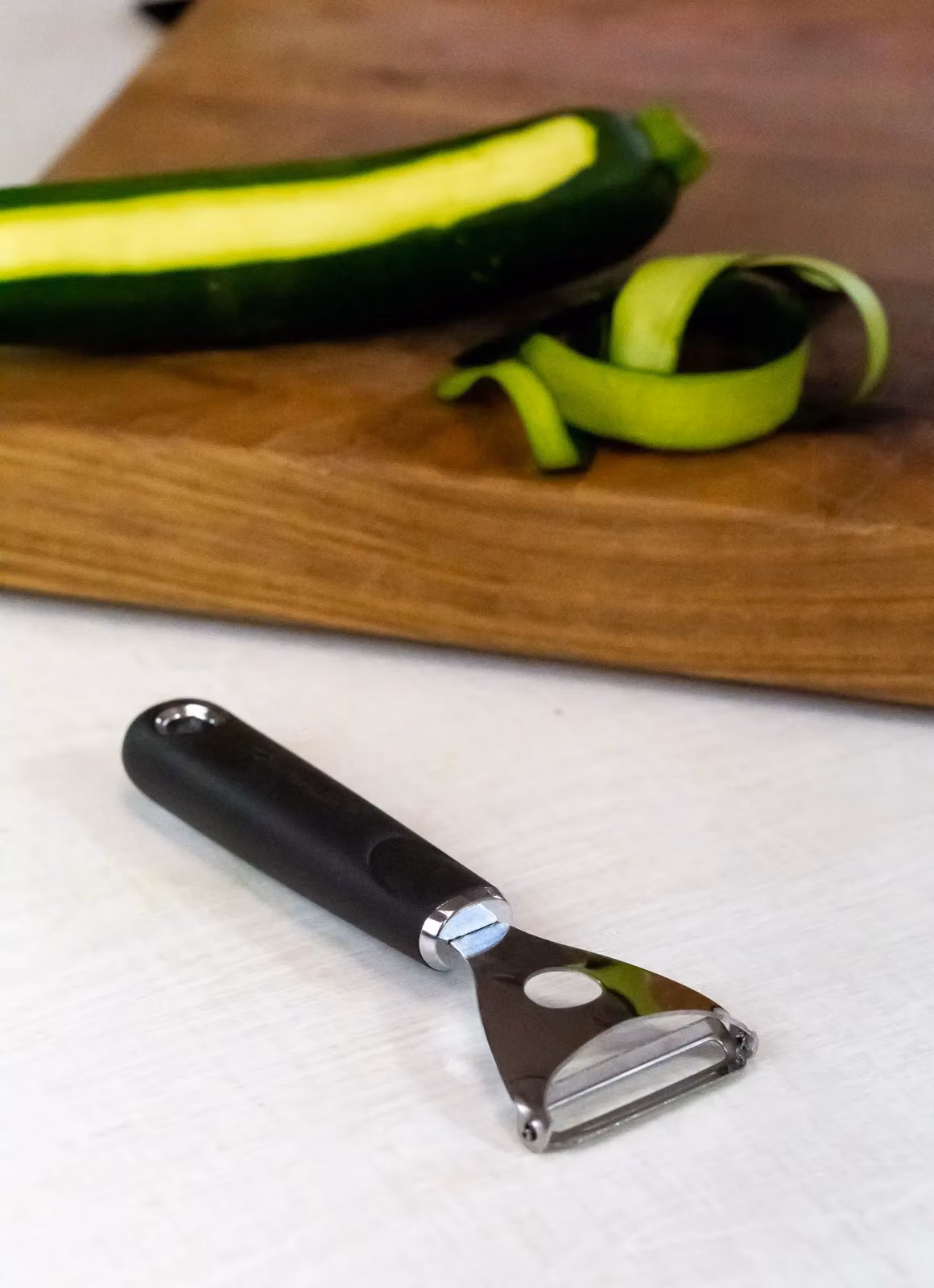MasterClass Stainless Steel Y Shaped Peeler with Soft Grip Handle in Black – 6