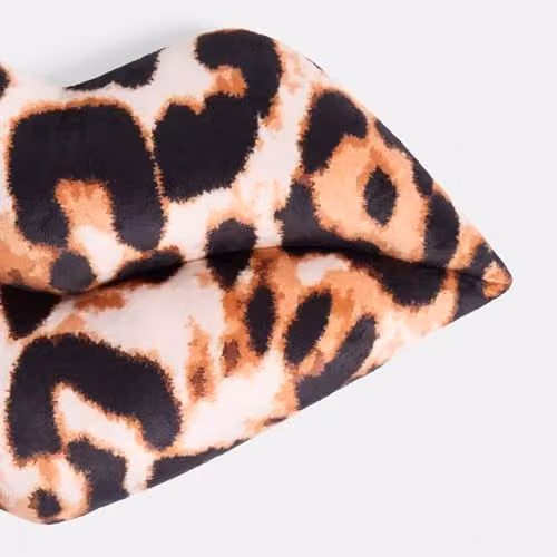 OHS Lips Shaped Cushion in Beige and Multicolour – 4