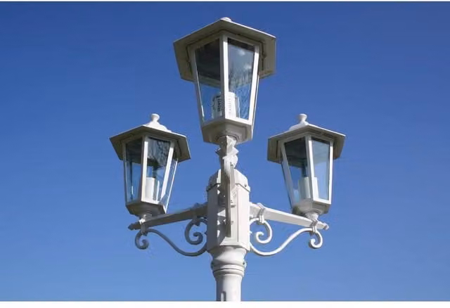 Berkfield Home 3-Arm Decorative Garden Light Post, White Aluminium and Glass, Height: 215 cm