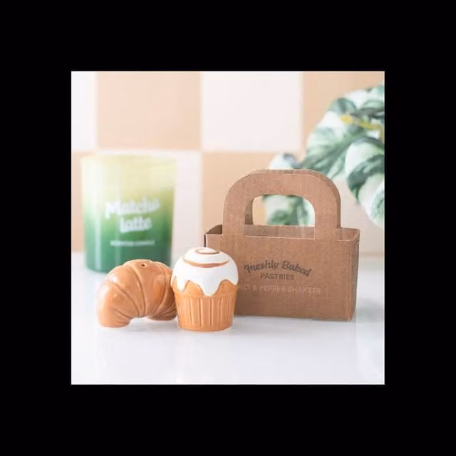 KDMD Ceramic Pastry Shaped Salt and Pepper Shakers in Beige – 1
