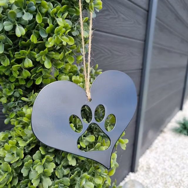 Laser Hut Black Metal Heart Wall Plaque Hanging Decoration