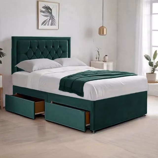 Bed Time UK Plush Green Velvet Divan Bed with Hybrid Mattress, 2 Drawers and 20 inch Chesterfield Headboard, W/D/H: 140 x 200 cm – 1