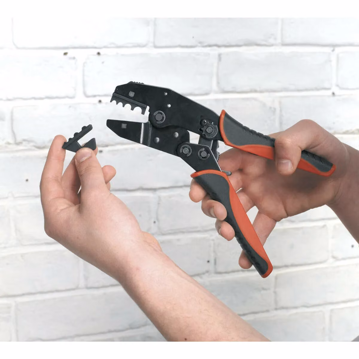 Loops Ratchet Crimping Tool with Interchangeable Hardened and Tempered Steel Jaws and Soft Grip in Black and Multicolour – 2