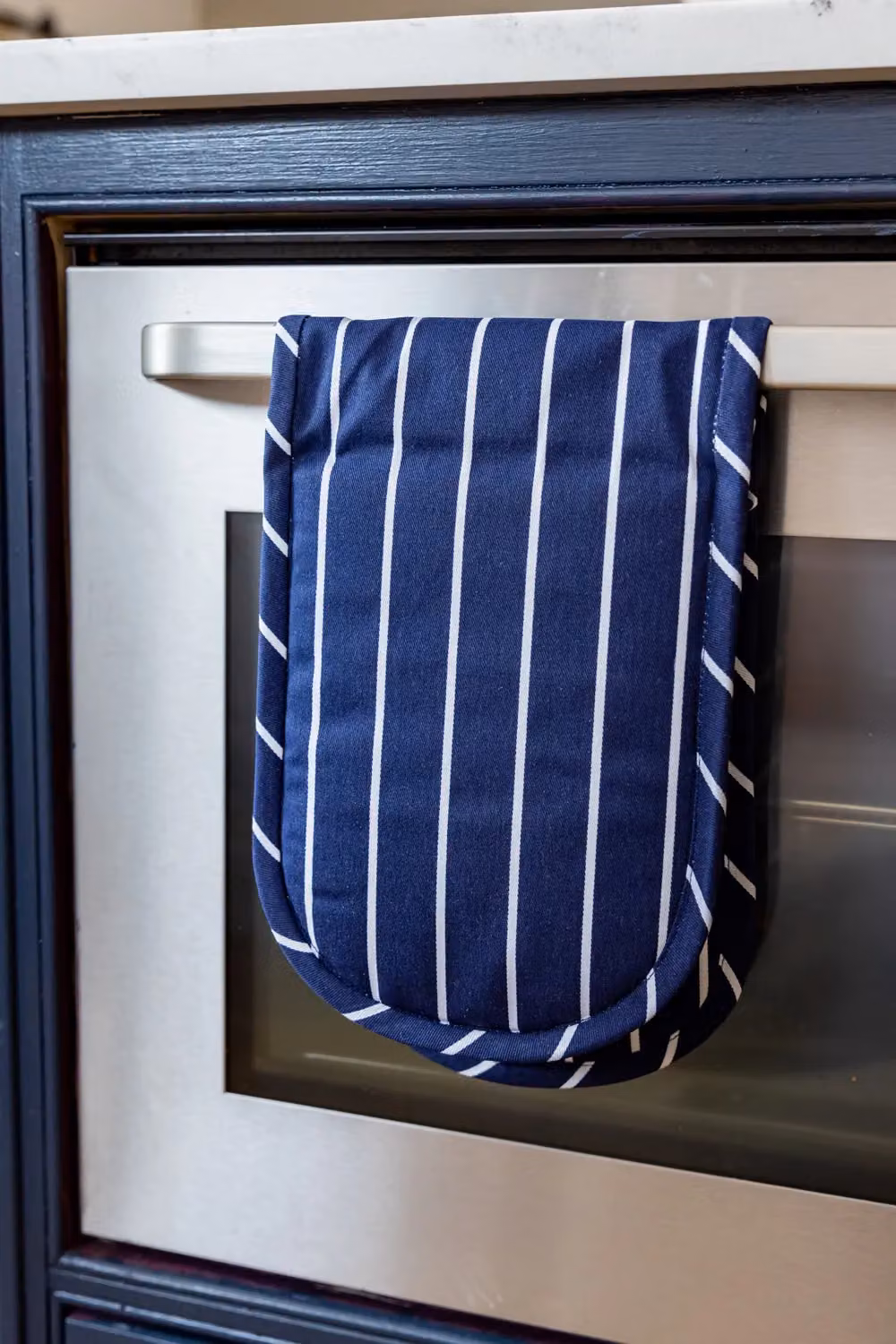 KitchenCraft Double Oven Gloves in Blue and White Polyester Blend with Hanging Loop – 4