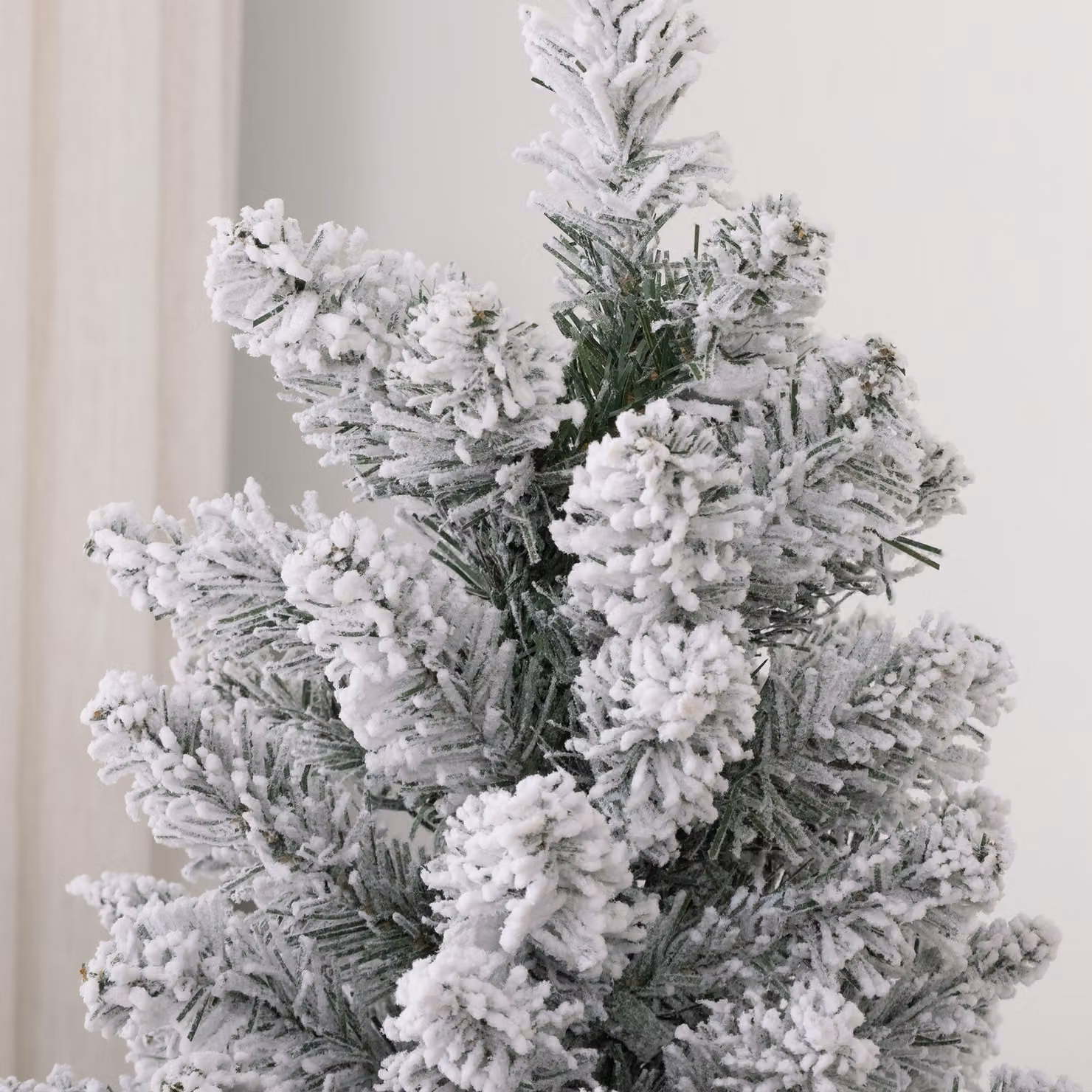 HOMCOM 7ft White Artificial Pencil Christmas Tree with 405 Snow Flocked Tips and Metal Base – 6