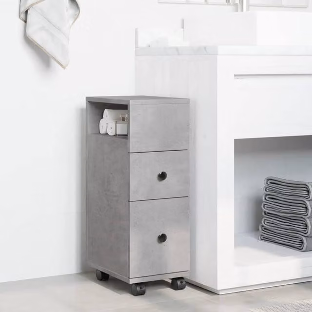 Berkfield Home Narrow Bathroom Cabinet with Wheels in Concrete Grey Engineered Wood, W/D/H: 23.0 x 33.0 x 65.0 cm