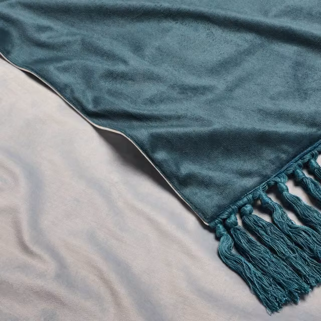 Clarke & Clarke Bloom Green Fluffy Throw with Fringes W: 125 cm, D: 150 cm