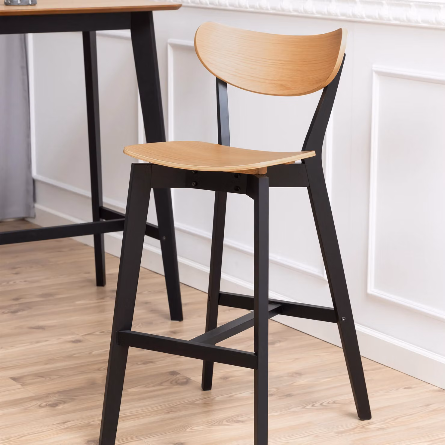 Furniture To Go Roxby Bar Table and 2 Bar Stools, Black and Oak – 3