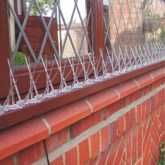 Pestbye Silver Anti Bird Fence Spikes made of Polycarbonate
