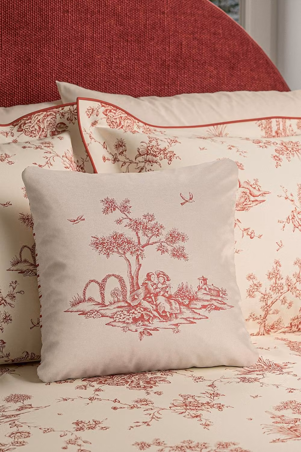 V&A Enchanted Garden Floral Cotton Cushion in Red and Beige, W/D/H: 45 x 45 x 45 cm – 3