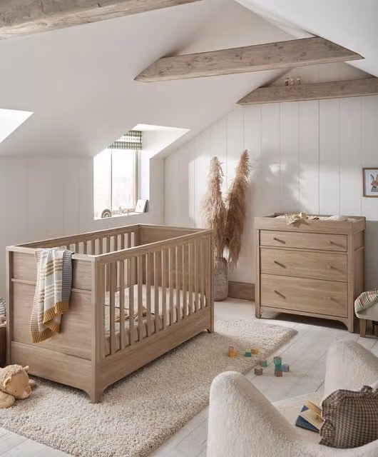 Mamas & Papas Barton 2 Piece Cotbed Set with Dresser Changer in Natural/Oak