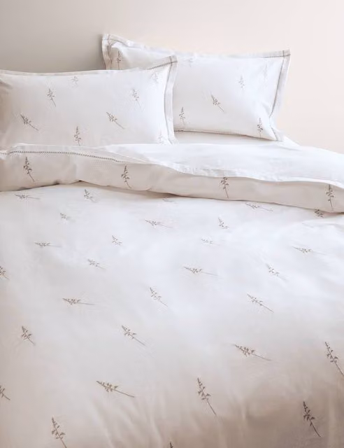 M&S White Pure Cotton Floral Embroidered Bedding Set W/D/H: 180 x 200 cm