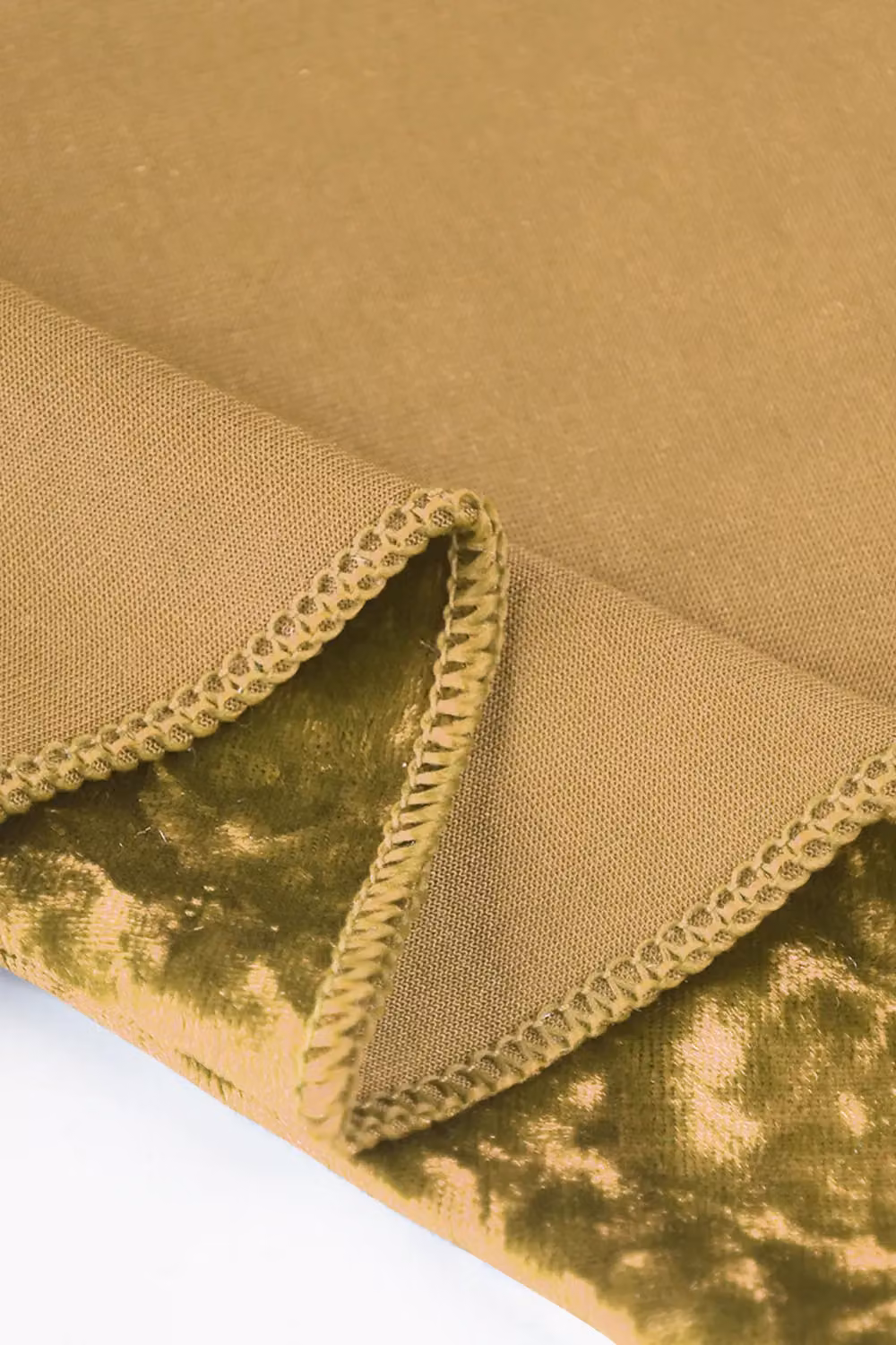 Neel Blue Diamond Velvet Napkin with Hemmed Edges in Blue and Gold, W/D: 50.8 x 50.8 cm – 2