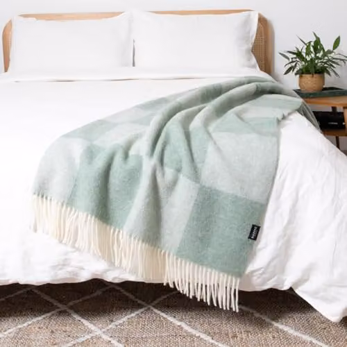 Simply Sheepskin Green Checkerboard Jacquard Woven New Zealand Wool Blanket, W: 140 cm, L: 200 cm – 2