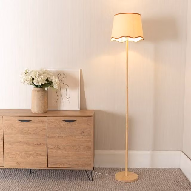 ValueLights Heather Light Wood Stem Floor Lamp with Burnt Orange Scallop Edge Tapered Shade and LED Bulb, H 182 cm x W 35 cm x D 35 cm