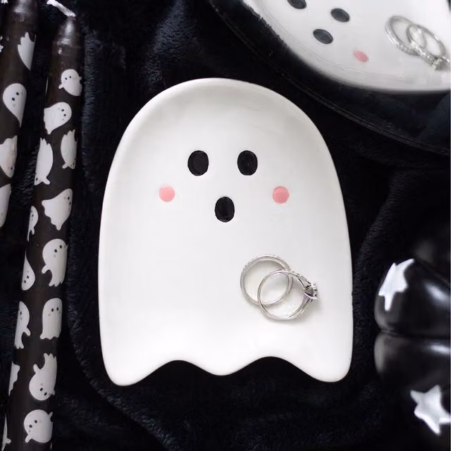 Kingsbury Gifts Sweet Ghost Ceramic Trinket Jewellery Dish Tray in White