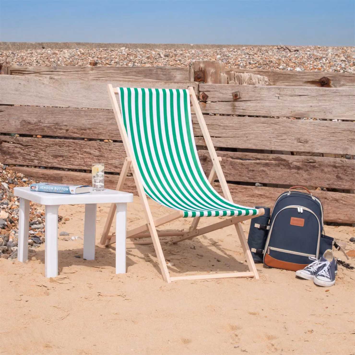 Harbour Housewares Folding Wooden Deck Chair in Green Striped UV-Resistant Polyester and Treated Beech Wood – 3