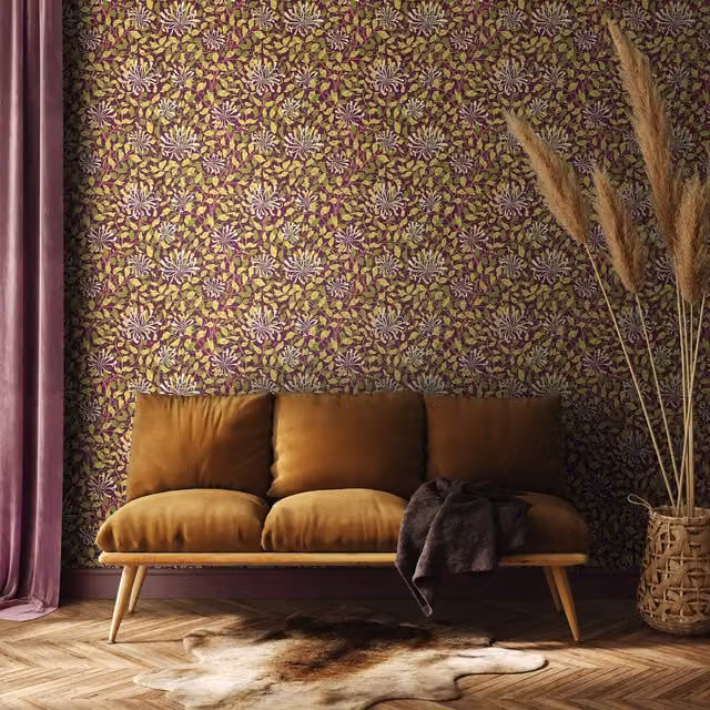 Hoopla Walls Honeysuckle Leaf Trail in Aubergine