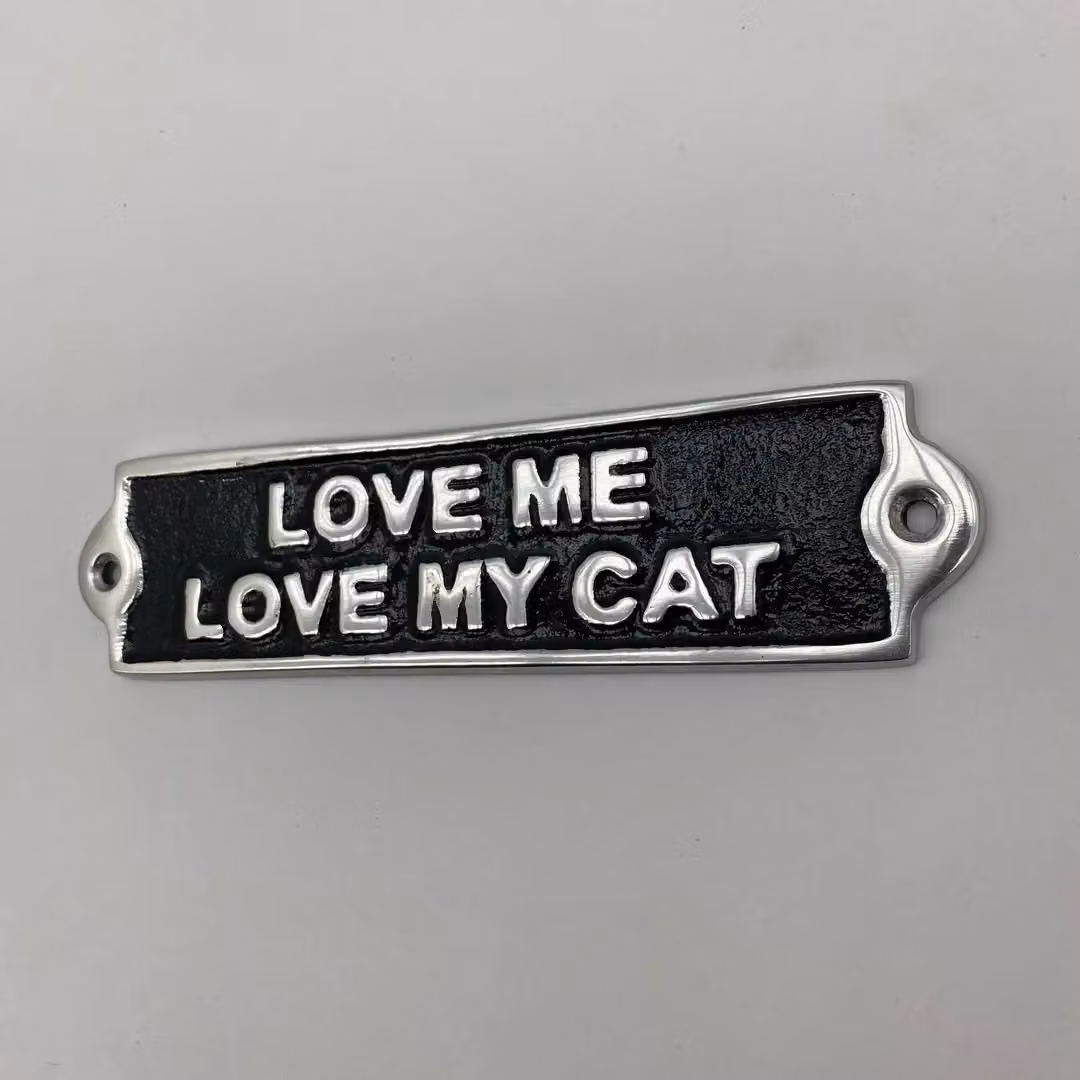 Minster Love Me Love My Cat Wall Plaque in Black Metal, W20 x H6 x D1 cm – 2