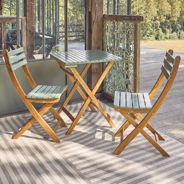 sweeek Acacia Wood Garden Table and 2 Folding Chairs in Green