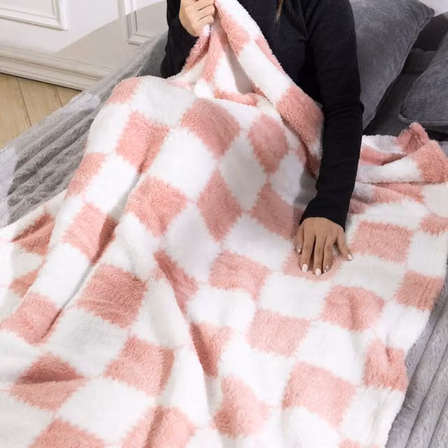 Livingandhome Reversible Checked Throw Blanket in Pink and White, W/D/H: 200 x 120 cm