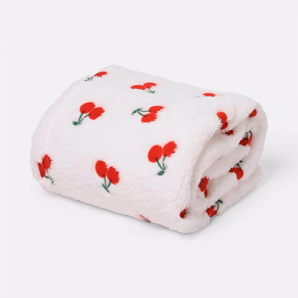 OHS Cherry Embossed Ultrasoft Floral Fleece Throw Thermal Blanket in Cream, W/D/H: 125 x 150 cm – 2