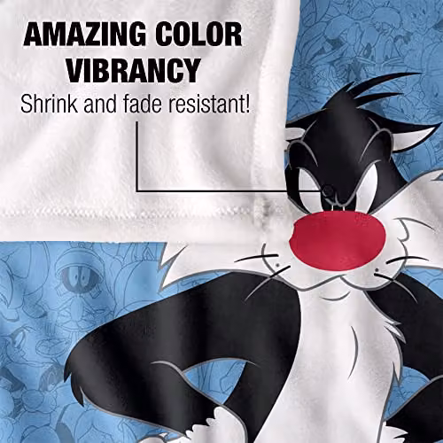 Warner Brothers Looney Tunes Fluffy Fleece Throw Blanket, Multicolour and White, W/D/H: 152 x 127 x 1 cm – 3