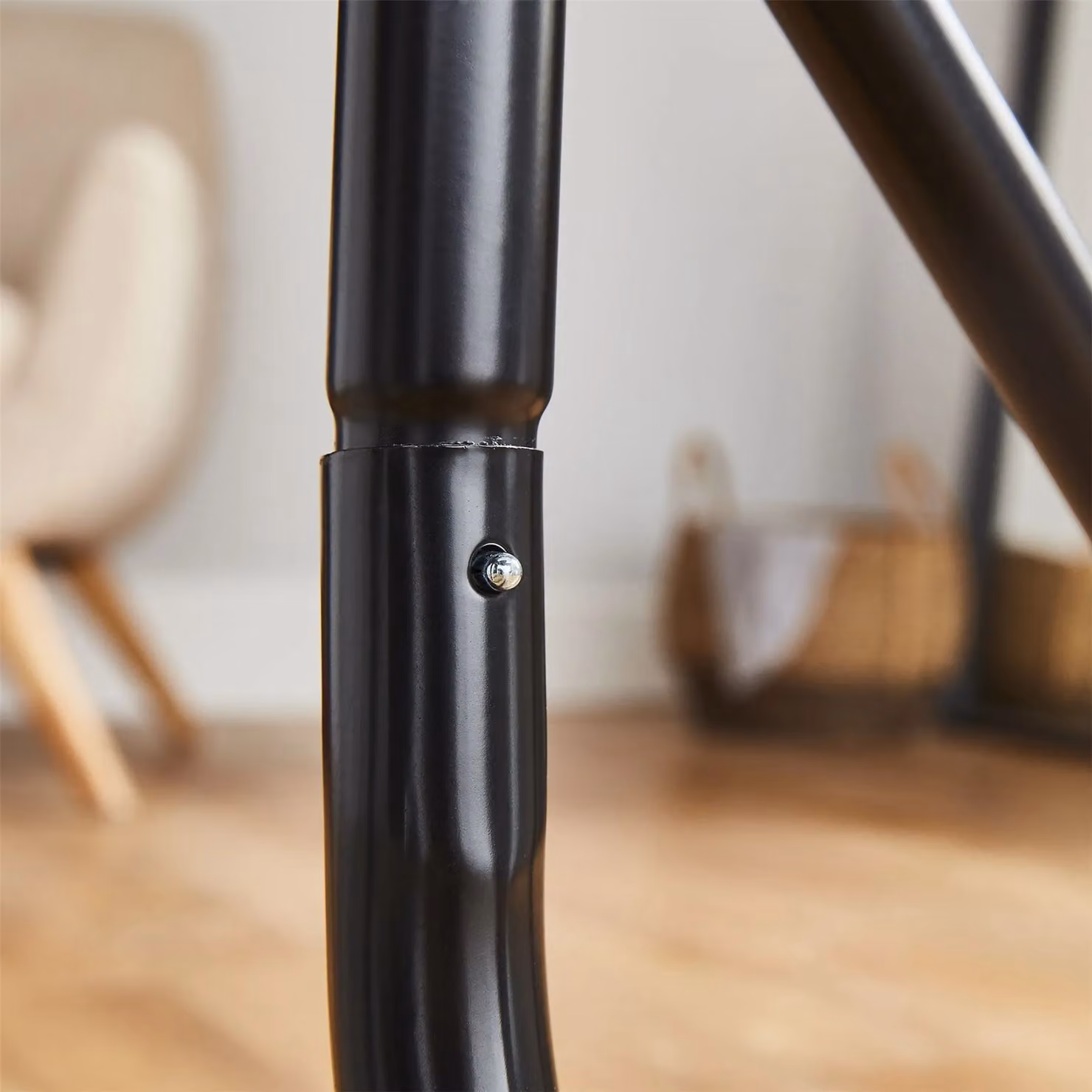 House of Home Heavy Duty Metal Clothes Rail in Matt Black, H: 150 cm, W: 120 cm, D: 45 cm – 5
