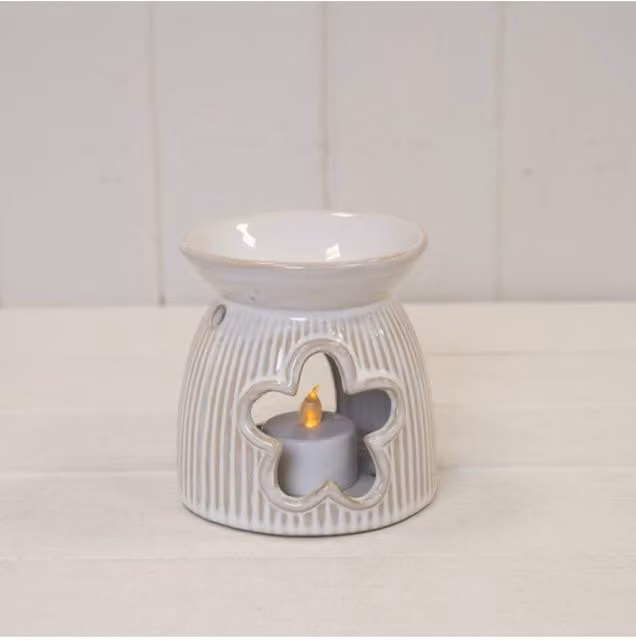 KDMD Natural Ceramic Oil Burner with Cut Out Flower Detail in Beige and White