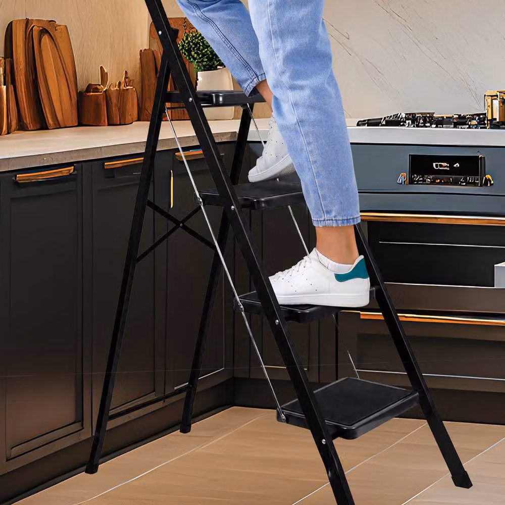 Futura 4 Step Heavy-Duty Steel Folding Step Ladder in Black – 2