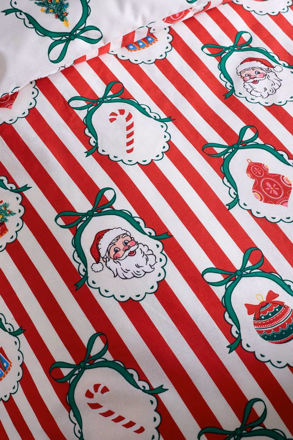 Catherine Lansfield Christmas Vintage Stripe Reversible Duvet Cover and Pillowcase Set in Red and White, W/D/H: 180 x 200 cm – 4