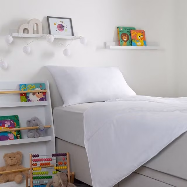 Slumberdown Little Slumbers Anti Allergy 4.5 Tog 100% Cotton Kids Single Duvet and Pillow Set in White