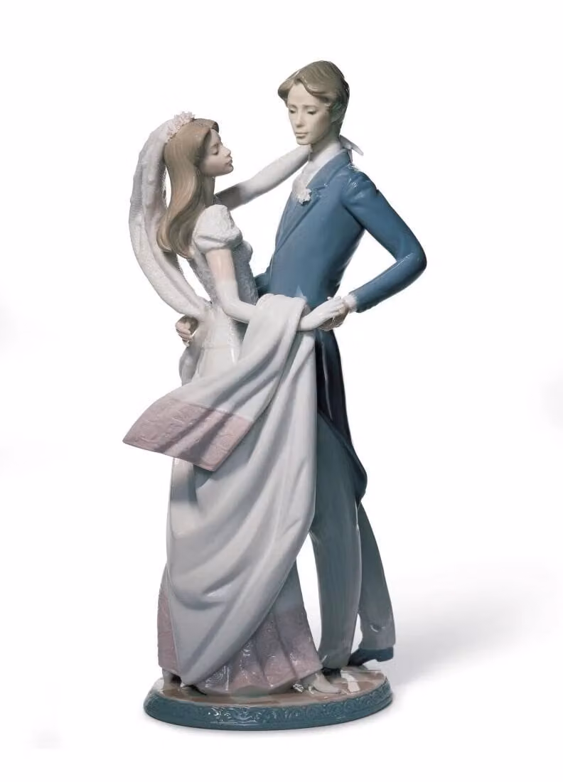 Lladró I Love You Truly Couple Multicolour Porcelain Figurine