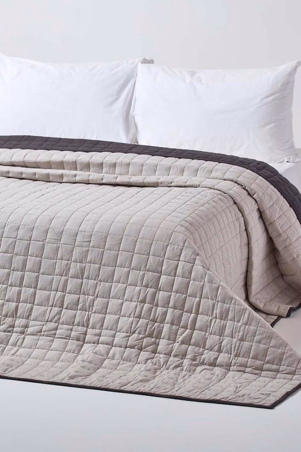 Homescapes Black Cotton Quilted Reversible Bedspread – 4