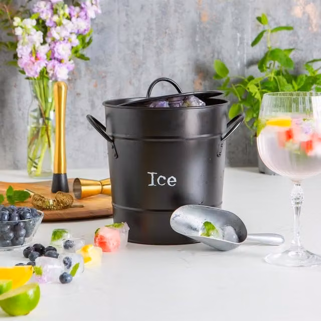 Harbour Housewares Double Walled Metal Ice Bucket with Lid and Scoop in Black