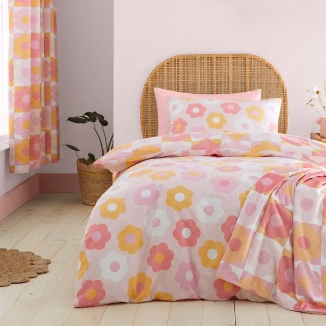 Catherine Lansfield Retro Daisy Reversible Pink Floral Duvet Cover and Pillowcase Set, W/D/H: 200 x 200 cm