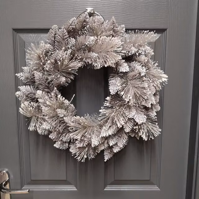 Premier Christmas Snow Fir Wreath in Grey and White, Diameter: 50 cm