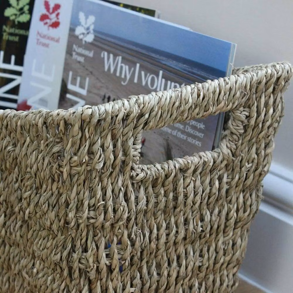 SPETLEK Seagrass Curved Newspaper and Magazine Holder in Beige – 2