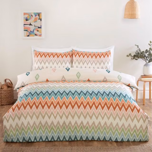 Rapport Home Bali Microfibre Polyester Chevron Complete Bedding Set in Multicolour and White, Double (140 x 200 cm)