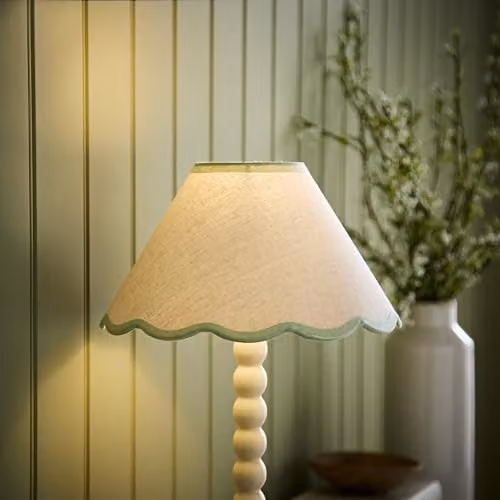 ValueLights Small Natural Linen Tapered Lamp Shade with Green Scallop Trim and LED Bulb, Width: 27.5 cm – 2