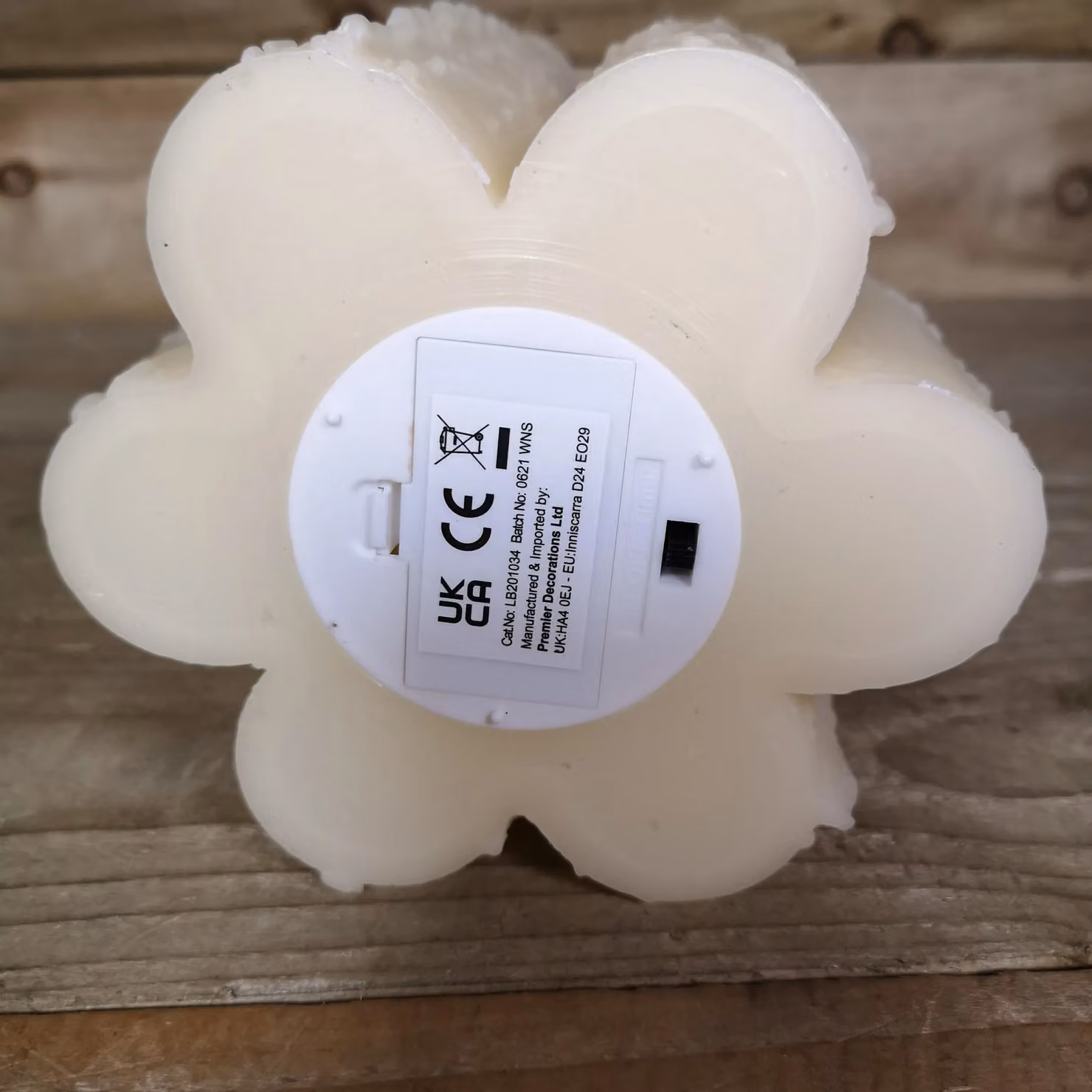 Samuel Alexander 7 Flame Battery Operated Melted Edge Christmas Wax Pillar Candle with Timer and Flicker Effect in White – 3