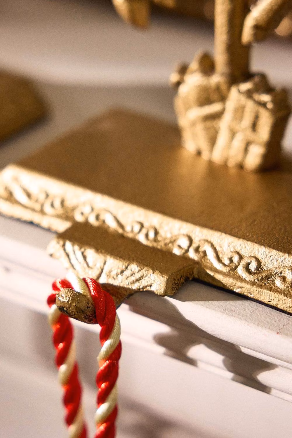 Dibor Set of 4 Gold Santa's Sleigh Christmas Stocking Holders – 5