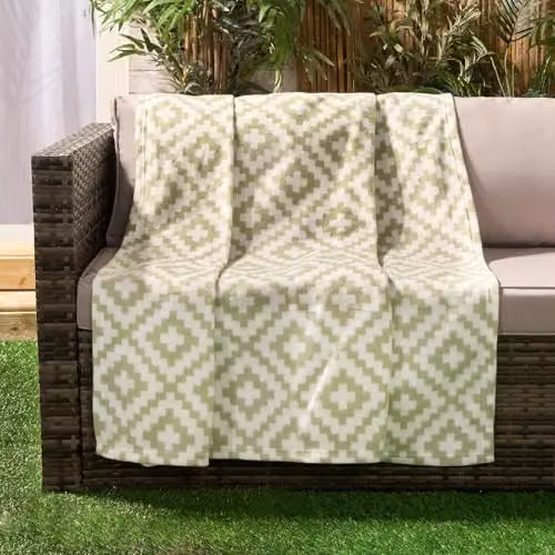 OHS Geometric Tile Fleece Throw Blanket in Green and Grey, W/D/H: 120 x 150 cm – 2
