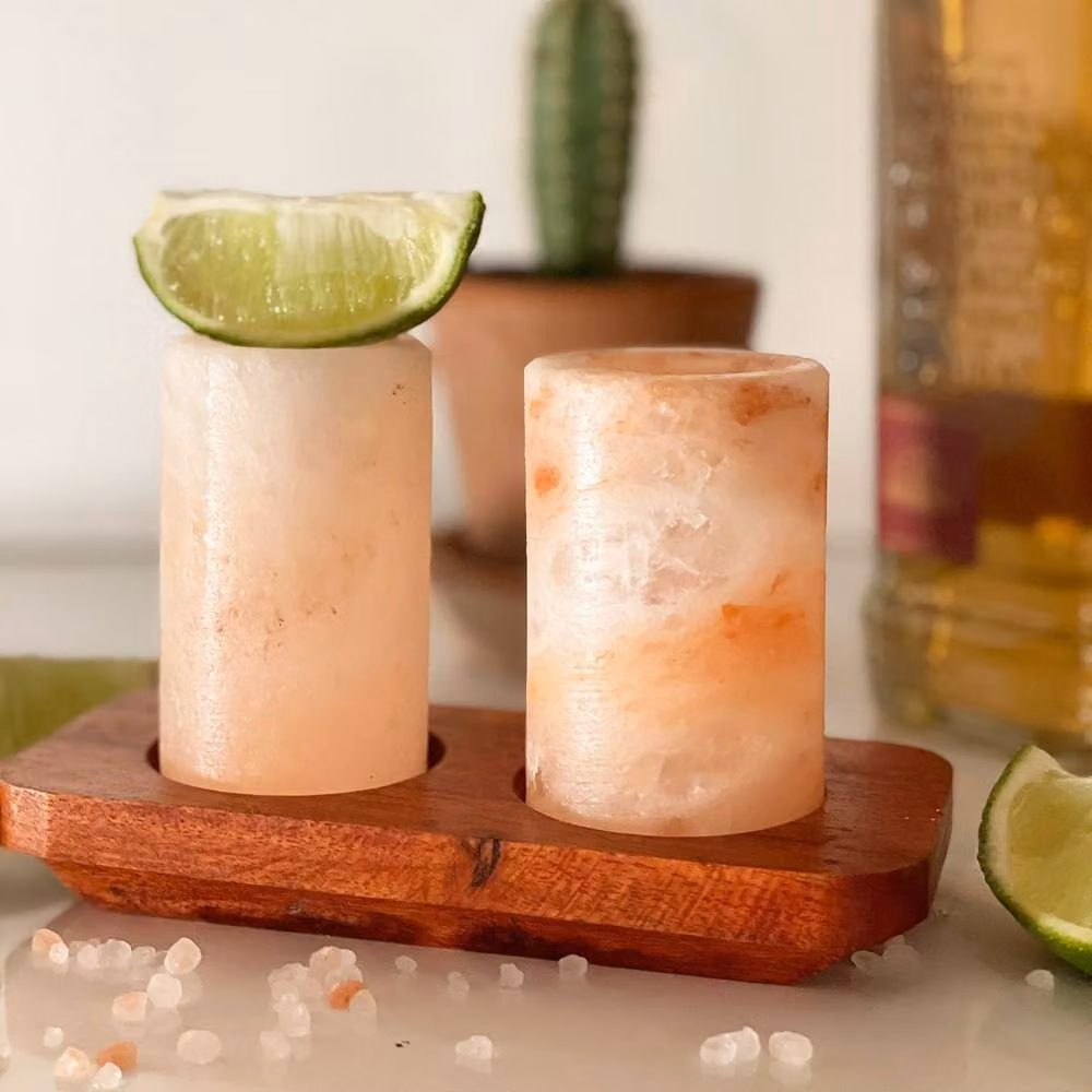 Serenityy Set of 4 Natural Pink Himalayan Salt Shot Glasses with Wood Serving Tray – 2