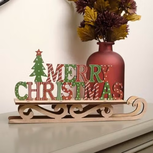 Melody Maison Rustic Wooden Merry Christmas Sleigh Sign in Red and Green, H: 28.0 cm, W: 15.0 cm, D: 5.5 cm